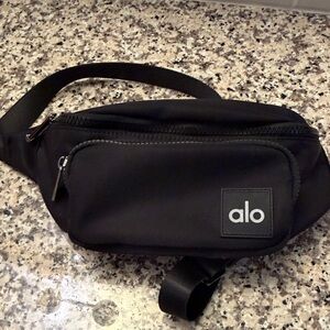 ALO Yoga Black Belt Bag (Fanny Pack)